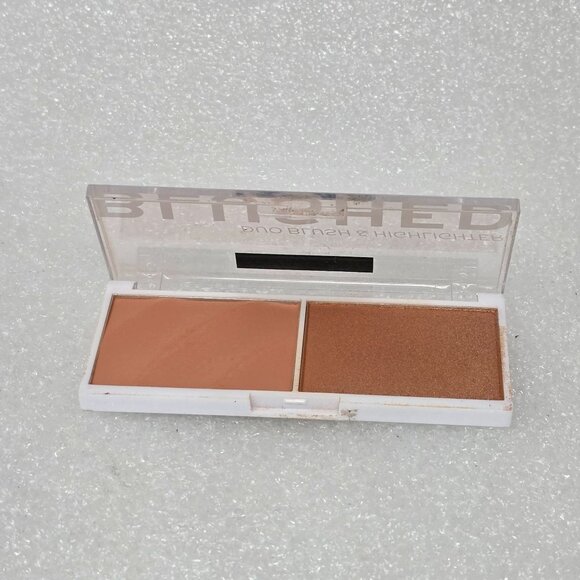Revolution Blushed Queen Duo Blush & Highlighter Palette - Picture 1 of 3